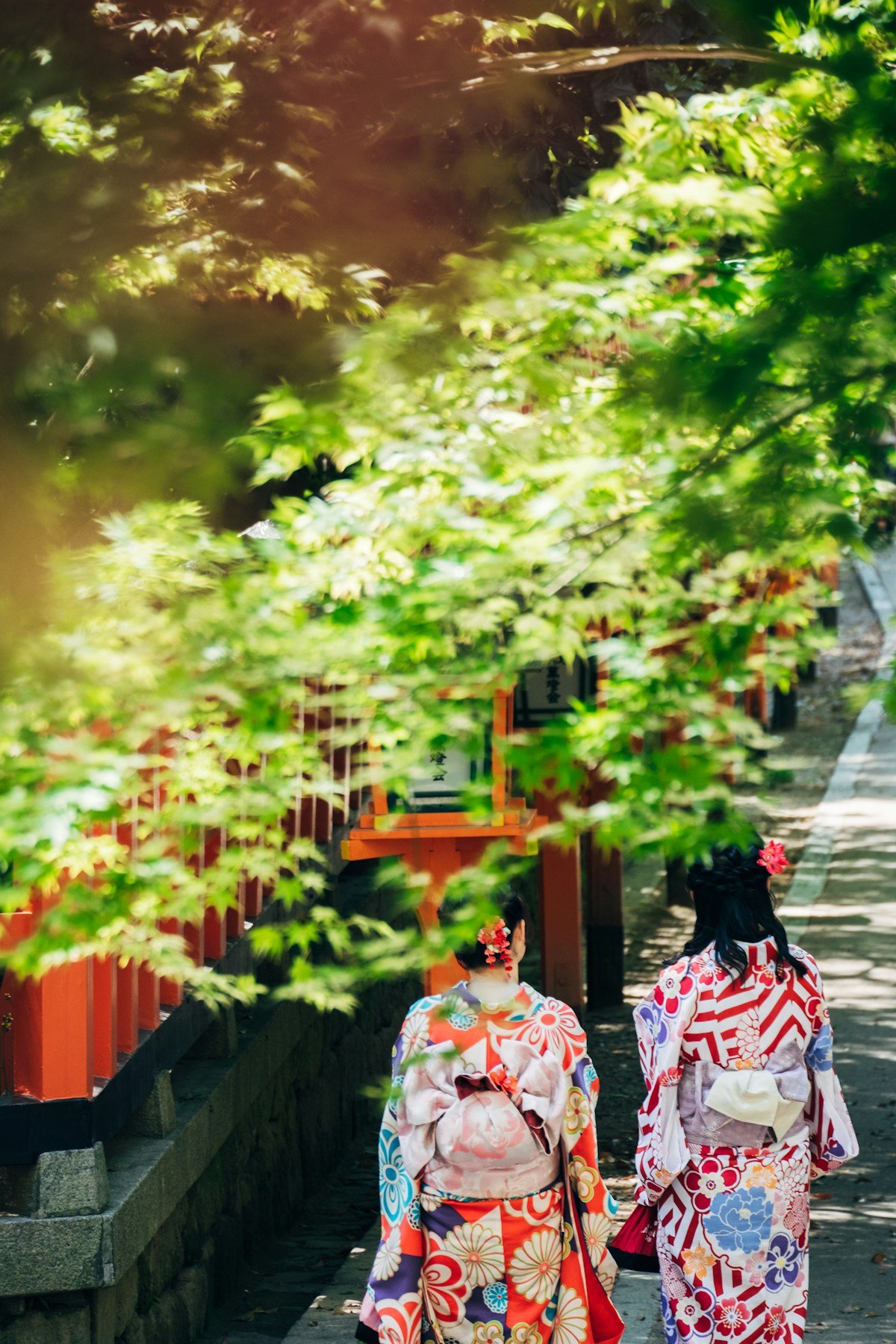 Geisha walking at Yasaka Shrine, Kyoto — Kyoto vs Kanazawa comparison